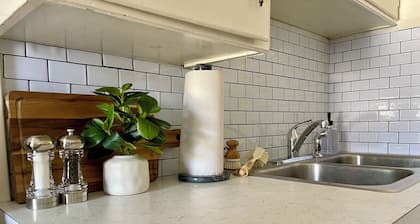 Charming 1-bedroom apartment with AC, WiFi in superb Lubbock