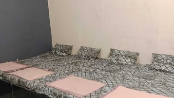 Kamar Double atau Twin | Kamar mandi | Shower dan sabun