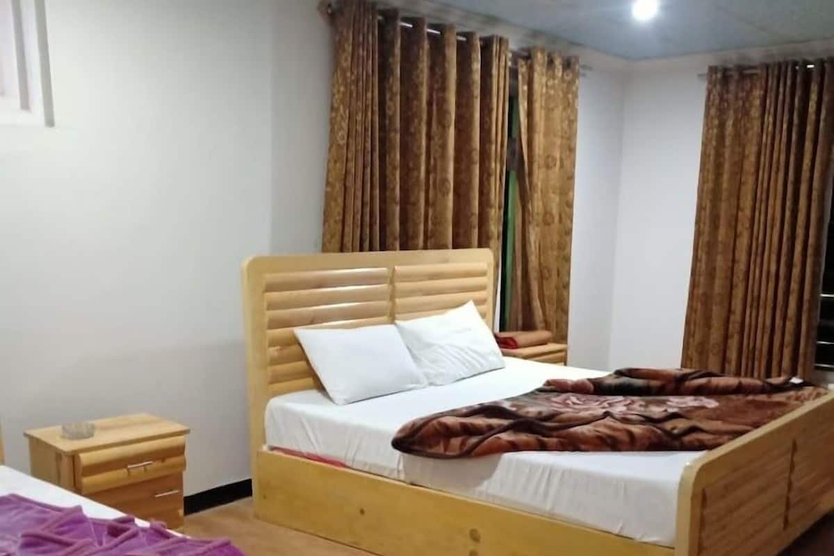 Deluxe Double Room, Mountain View | Soundproofing, iron/ironing board, free WiFi