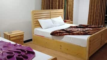 Deluxe Double Room, Mountain View | Soundproofing, iron/ironing board, free WiFi