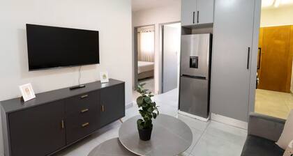 Charming 2-bedroom apartment with WiFi in Kempton Park