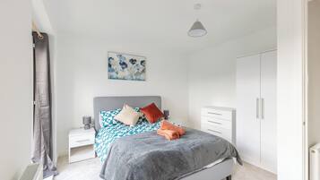 3 bedrooms, WiFi, bed sheets