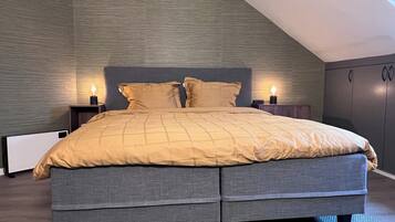 Standard Double Room, 1 King Bed, Garden View | Desk, free WiFi