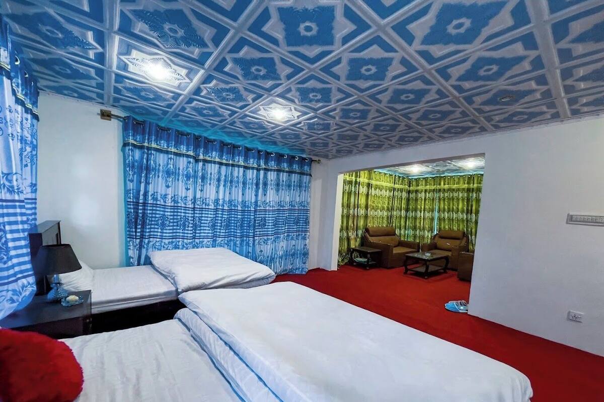 Deluxe Double Room, Mountain View | Soundproofing, iron/ironing board, free WiFi