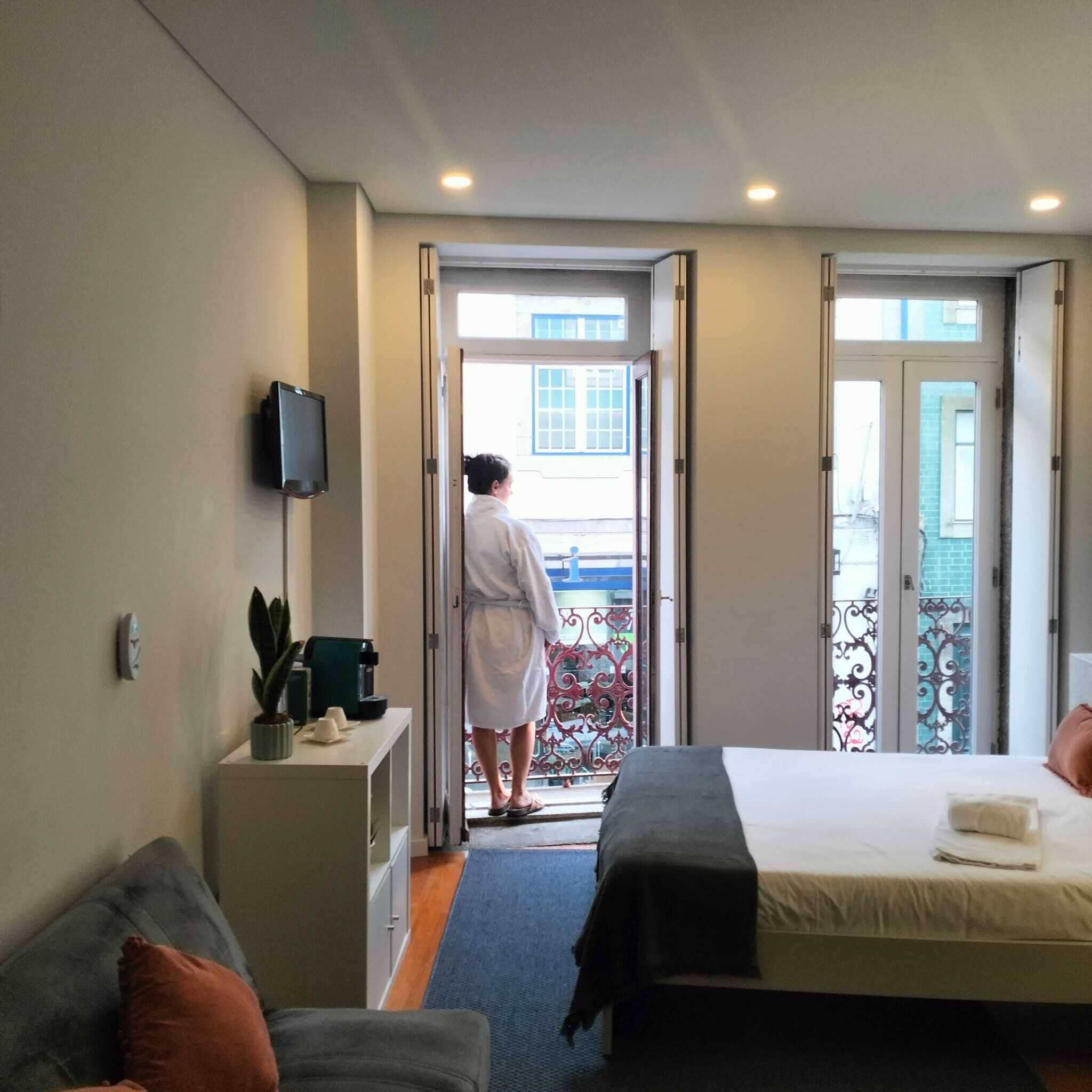 Comfort Studio, Kitchenette, City View | Desk, blackout drapes, soundproofing, free WiFi