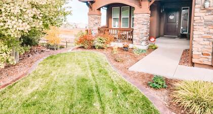 Peaceful Falcon Hot Tub Pet Friendly 3 King Beds