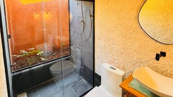 タオル、石鹸、シャンプー、トイレットペーパー