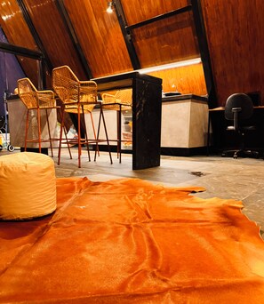 المنشأة من الداخل