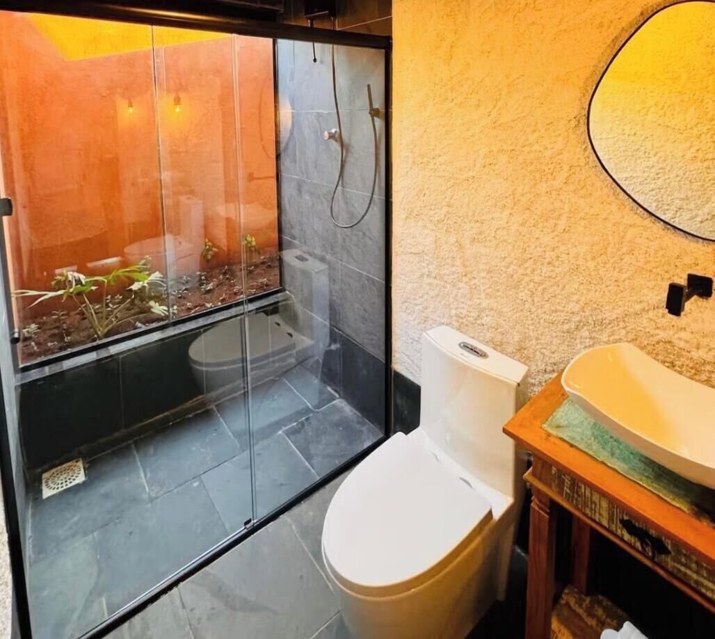 Towels, soap, shampoo, toilet paper