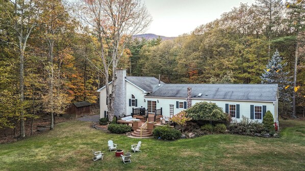 Property grounds - Mountain retreat in heart of the Catskills (Round Top)
