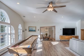 Smart TV, fireplace, stereo, printers - Mountain retreat in heart of the Catskills (Round Top)