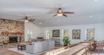 Mountain retreat in heart of the Catskills