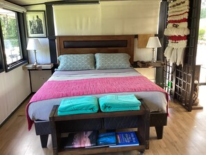 1 slaapkamer, een strijkplank/strijkijzer, wifi, beddengoed