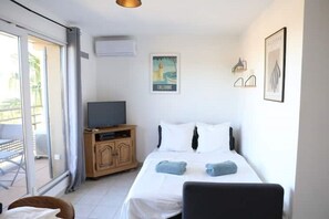 1 bedroom, iron/ironing board, WiFi, bed sheets - Collioure Sea View Free Parking Fiber  (Collioure)
