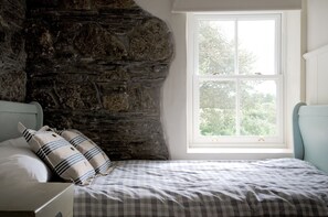 6 quartos, Wi-Fi, roupa de cama