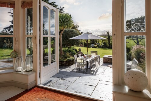 Shalmar Hollow - Rock - sleeps up to 12 - perfect for family groups