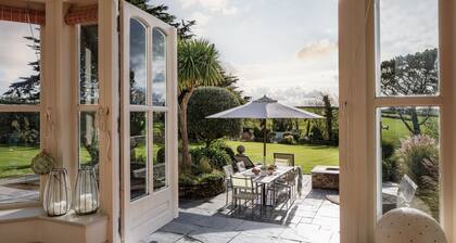 Shalmar Hollow - Rock - sleeps up to 12 - perfect for family groups