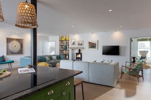 Smart TV, fireplace - Rest Harrow -  super stylish extended house, walking distance to Trevone beach (Trevone)