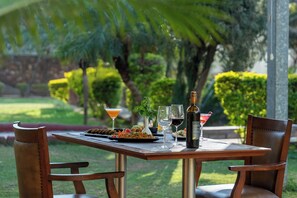 Couples’ dining