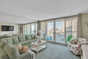 Smart TV, DVD player, ping pong, books - Quay 903 Flexible Stays on the Beach (Ocean City)