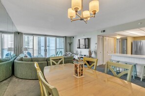 Interior - Quay 903 Flexible Stays on the Beach (Ocean City)