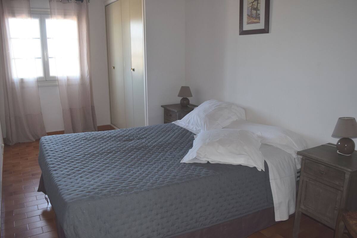 Appartement, 2 slaapkamers, uitzicht op zee (A Rossa 1) | 1 slaapkamer, geluiddichte muren, een strijkplank/strijkijzer