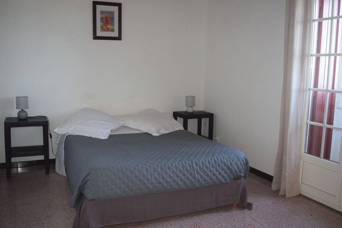 Appartement, 2 slaapkamers, uitzicht op zee (A Rossa 3) | 1 slaapkamer, geluiddichte muren, een strijkplank/strijkijzer