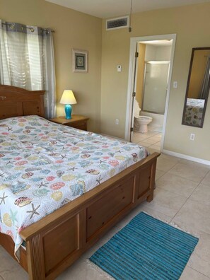 3 slaapkamers, een strijkplank/strijkijzer, wifi, beddengoed