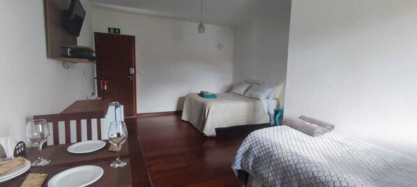 Free WiFi, bed sheets