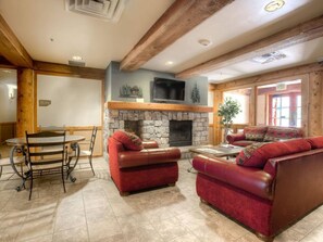 Smart TV, fireplace, stereo