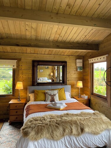 The Cabin Pipershill, pet friendly
Close to all amenities and stairway to heaven