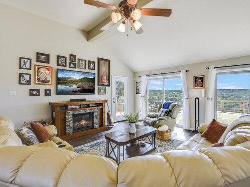 Hill Country & Biking Spyder Mountain Retreat, Lake Buchanan, Burnet, with pool