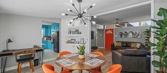 The Jetson - Retro Mid-Mod Retreat Near TTU & Med District!