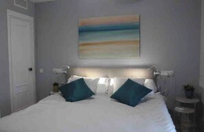 2 dormitorios, tabla de planchar con plancha, wifi y ropa de cama