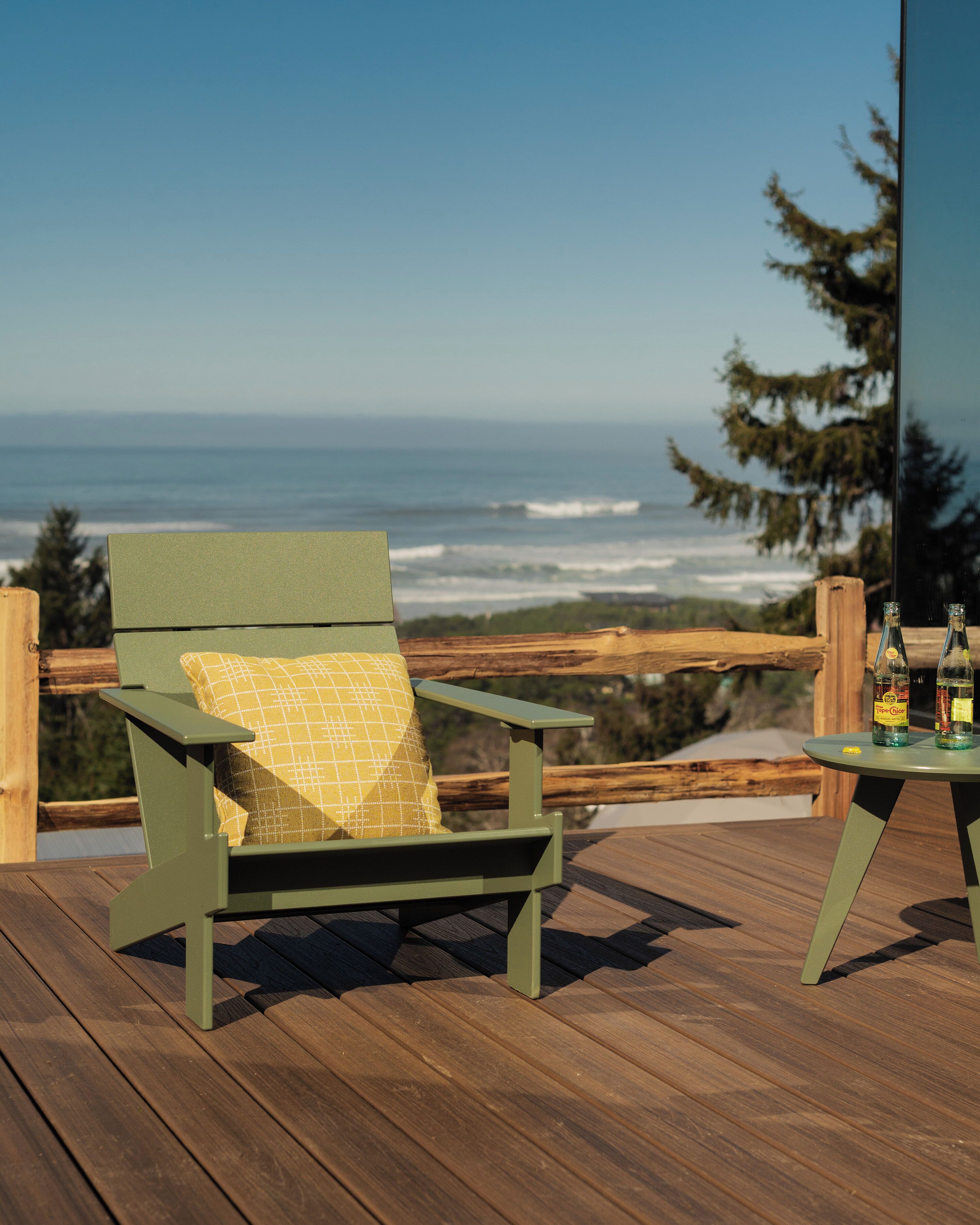 South Cape Mirror Cabin - Sleeps 2 | Terrace/patio