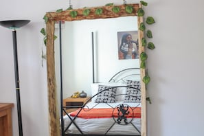 3 Schlafzimmer, Schreibtisch, Bügeleisen/Bügelbrett, Reisekinderbett