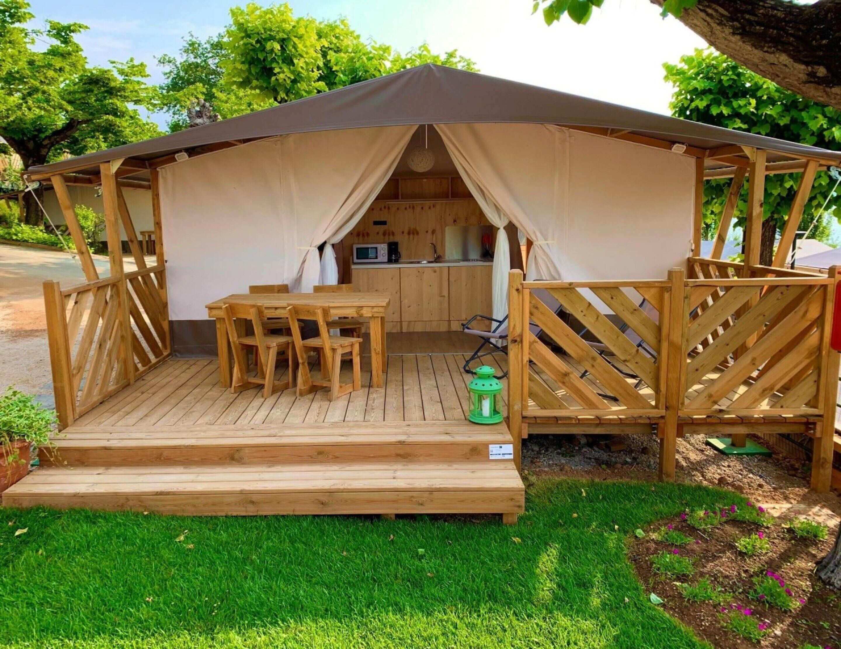 Tent | Exterior