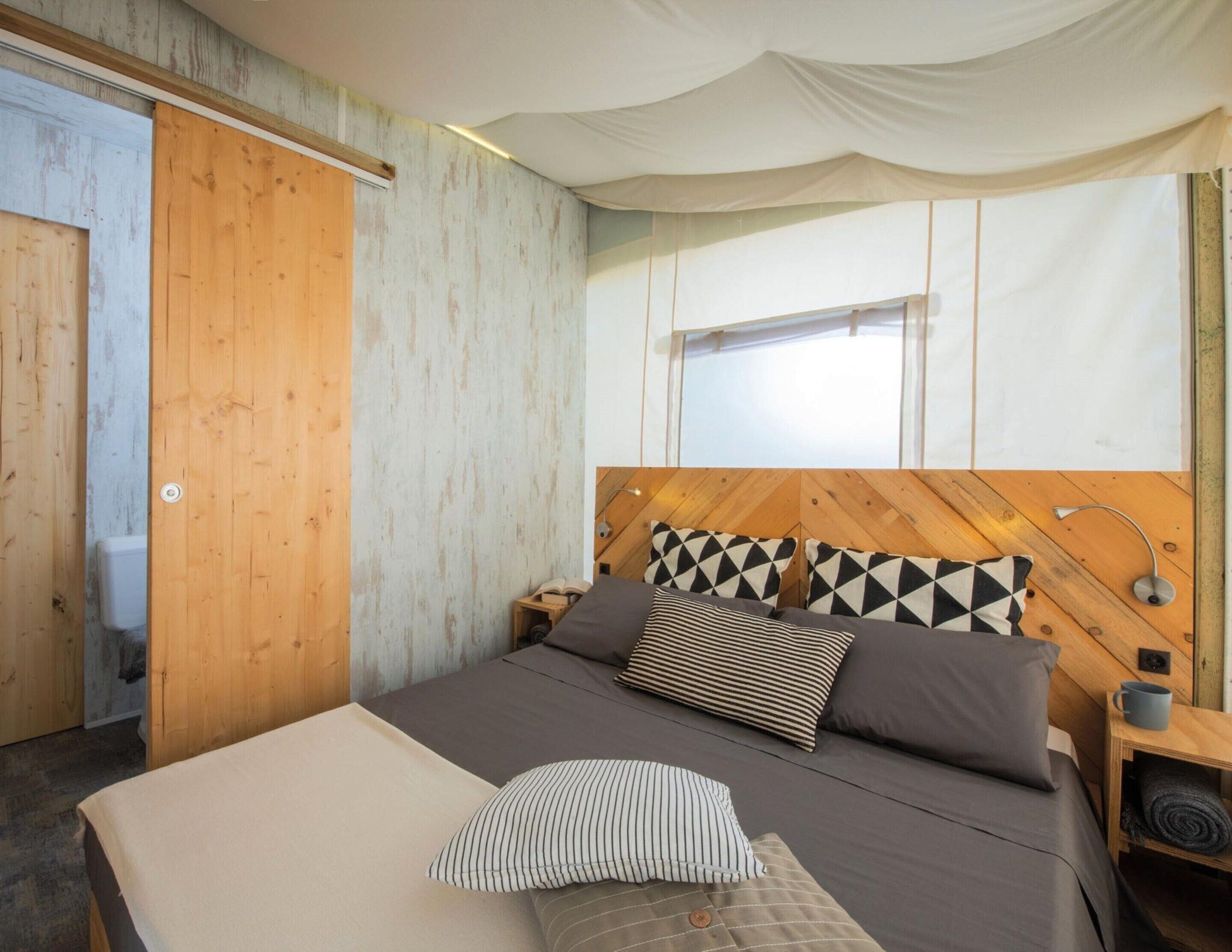 Tent | 2 bedrooms, individually furnished, bed sheets