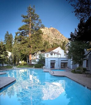 Beheizter Pool
