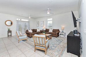 Smart TV - Steps to Beach, Sleep 24, Hot Tub, and Pool (North Myrtle Beach)