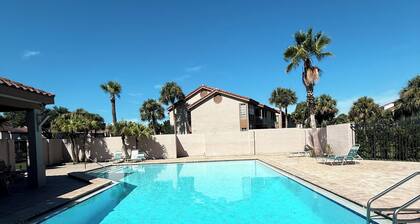 Entire condo with 2BD in Orlando, remote work friendly, downtown area