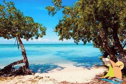 Seafront tropical luxury private Casita w/ pool Iguana Beach House Belize
