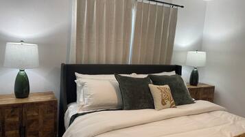 2 slaapkamers, een strijkplank/strijkijzer, gratis wifi, beddengoed