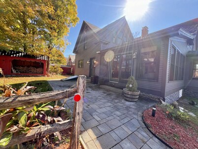 Escape to Shadow Peak Retreat: Your Luxurious Vermont Getaway