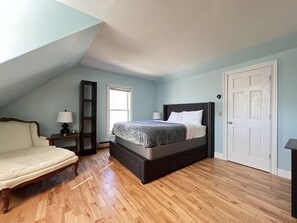 4 chambres, fer et planche à repasser, Wi-Fi gratuit, draps fournis