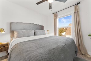 4 室のベッドルーム、アイロン / アイロン台、旅行用ベビーベッド、WiFi (無料)