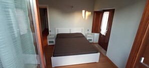 1 chambre, fer et planche Ă repasser, lit parapluie, Wi-Fi