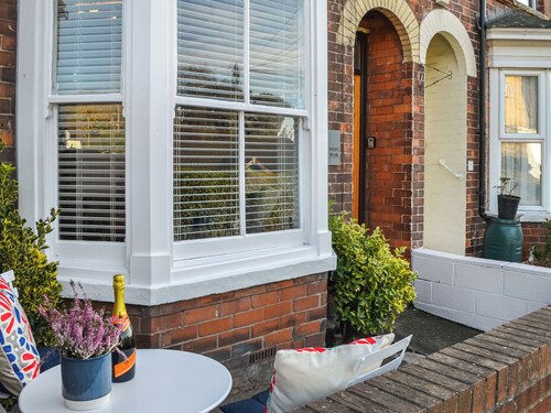 2 bedroom accommodation in Hornsea