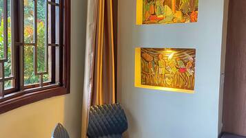 Egyptian cotton sheets, premium bedding, Select Comfort beds, minibar