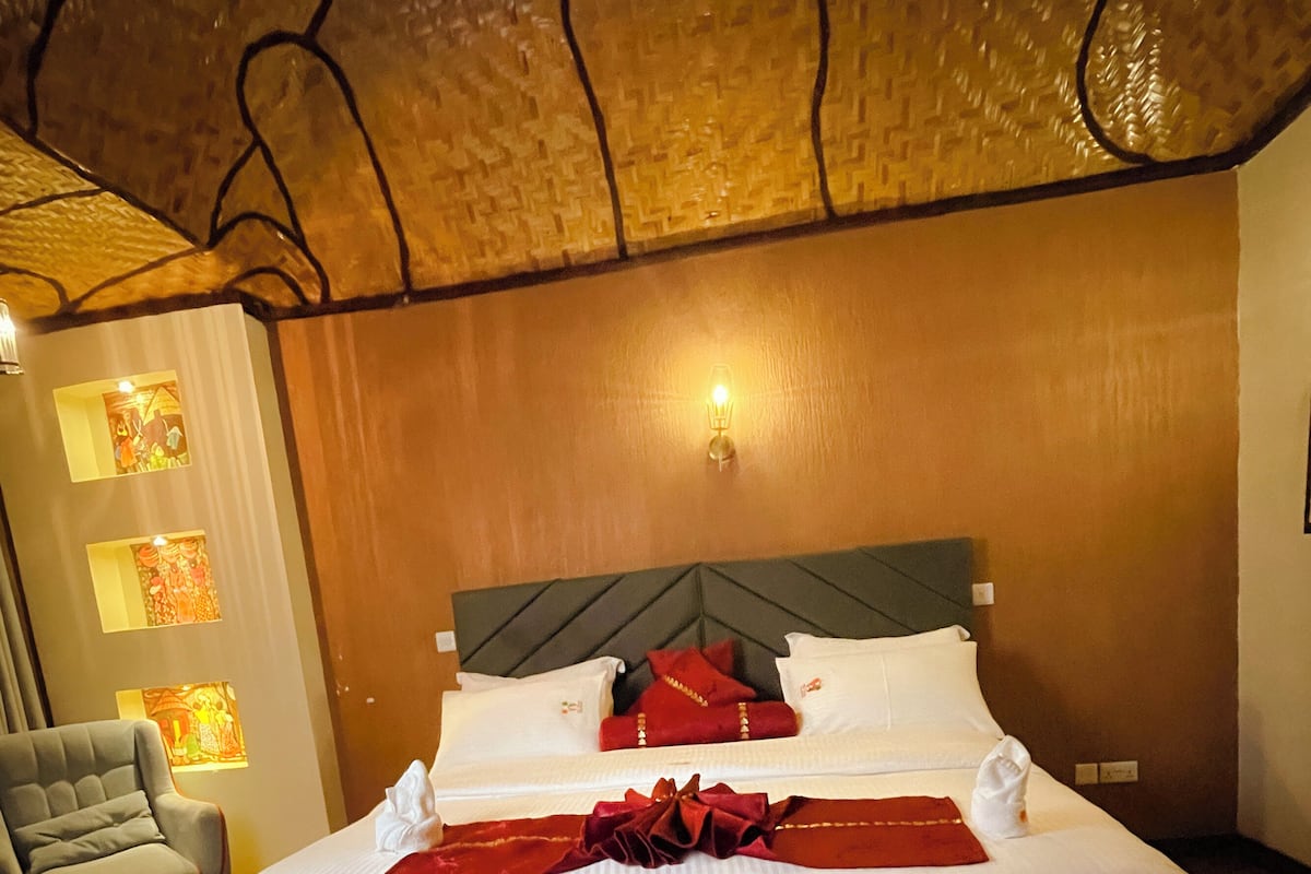 华丽客房, 阳台, 湖景 | 埃及棉床单、高档床上用品、Select Comfort 床、迷你吧